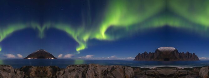 Trip FX Mayr Kur Reisetipps - Polarlichter Norwegen Tromso - Skandinaviens eiskalte Schönheit fasziniert mit atemberaubenden Nordlichtern und geradezu außerirdisch imposanten Gebirgskulissen. Land der Mitternachtssonne am Polarkreis, ein Paradies für Wanderer, Naturfreunde, Hobbyfotografen und Instagram er/innen. Tromsø liegt unter dem sogenannten „Nordpollichtoval“, das den magnetischen Nordpol wie ein Ring oder Gürtel umschließt. Hier wird das Polarlicht auch Aurora Borealis genannt. Aufgrund der Struktur des Erdmagnetfeldes sind sie in dieser Region auch in Zeiten geringer Sonnenaktivität besonders häufig und intensiv zu beobachten.